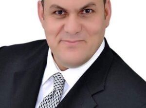 المحكمة الاقتصادية تقضي ببراءة "أيمن منصور ندا" من السب والقذف والتنمر "بأحمد موسى"
