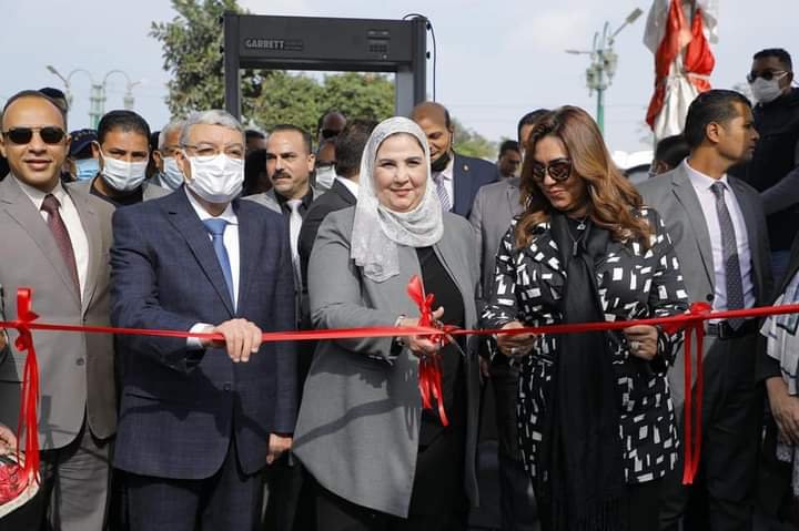 عوض والمنيا ووزيرة التضامن الاجتماعي يفتتحون معرض "ديارنا للأثاث والحرف اليدوية لمستلزمات المنزل" 1 عوض والمنيا ووزيرة التضامن الاجتماعي يفتتحون معرض "ديارنا للأثاث والحرف اليدوية لمستلزمات المنزل"