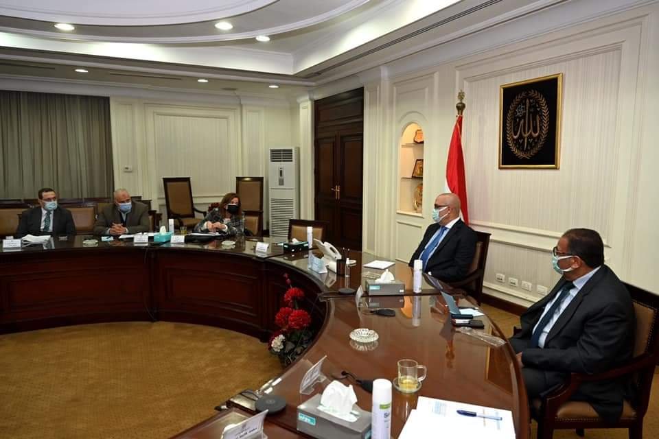 وزير الإسكان يتابع الموقف التنفيذى للوحدات السكنية بمبادرة "سكن لكل المصريين"