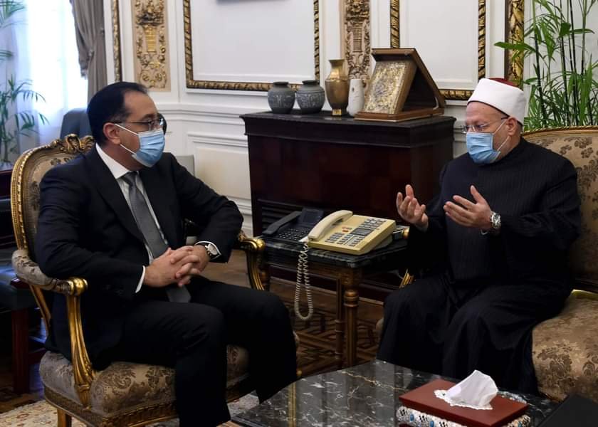 مدبولي يستعرض مع مفتي الجمهورية رؤية دار الإفتاء المستقبلية 2 مدبولي يستعرض مع مفتي الجمهورية رؤية دار الإفتاء المستقبلية