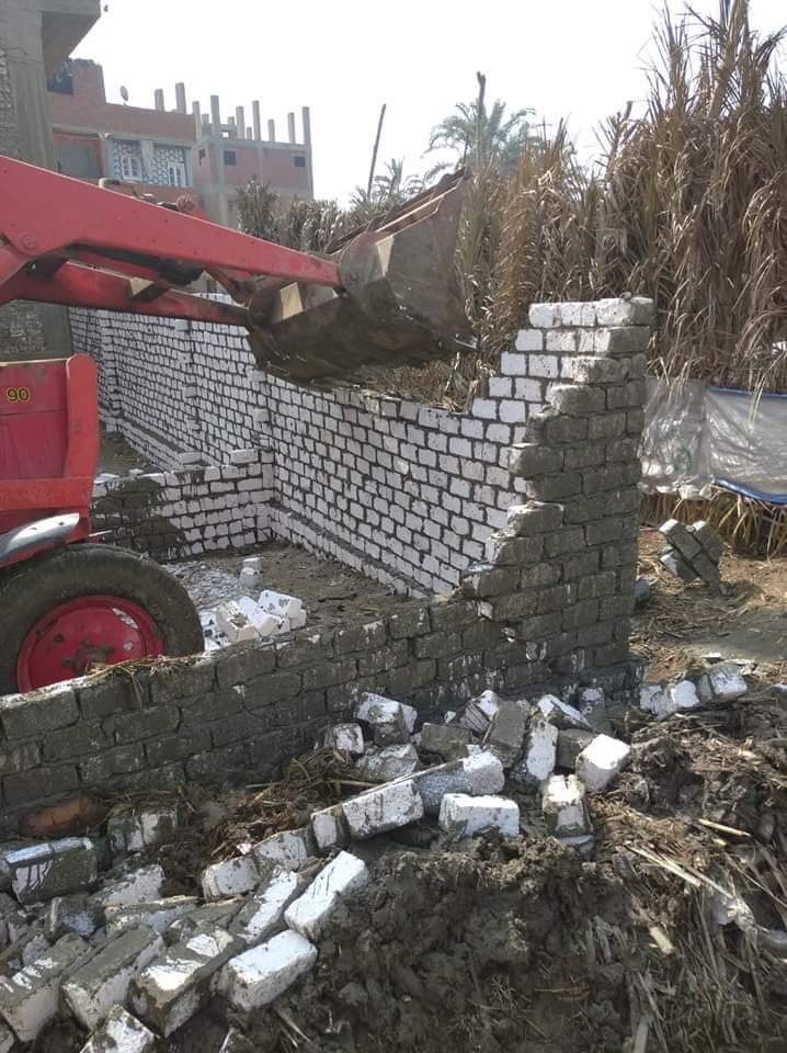 وكيل زراعة الفيوم إزالة 8 حالات تعدى على الأرض الزراعية بمركز إطسا وسنورس