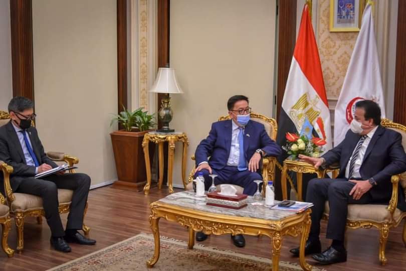 عبد الغفار يبحث مع السفير الكازاخستاني لدى مصر سبل التعاون بين البلدين 5 عبد الغفار يبحث مع السفير الكازاخستاني لدى مصر سبل التعاون بين البلدين
