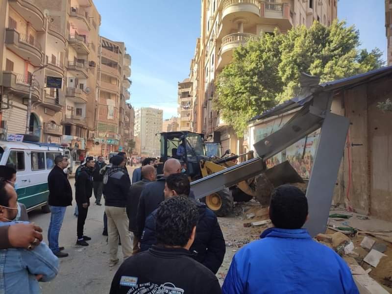 الأجهزة التنفيذية بمدينة الفيوم تواصل حملاتها المكبرة لرفع الإشغالات والتعديات بمنطقة الحادقة