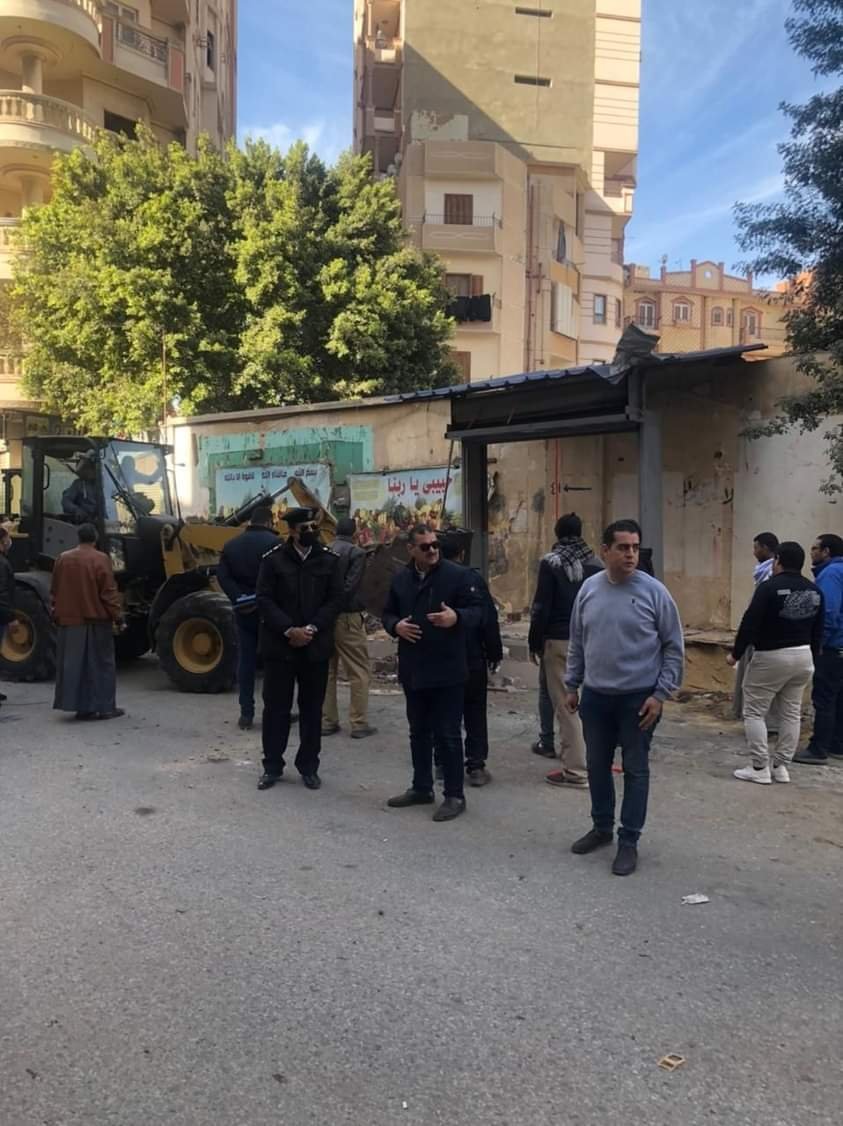 الأجهزة التنفيذية بمدينة الفيوم تواصل حملاتها المكبرة لرفع الإشغالات والتعديات بمنطقة الحادقة