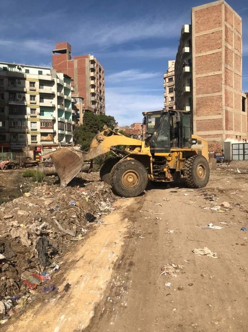الأجهزة التنفيذية بمدينة الفيوم تواصل حملاتها المكبرة لرفع الإشغالات والتعديات بمنطقة الحادقة