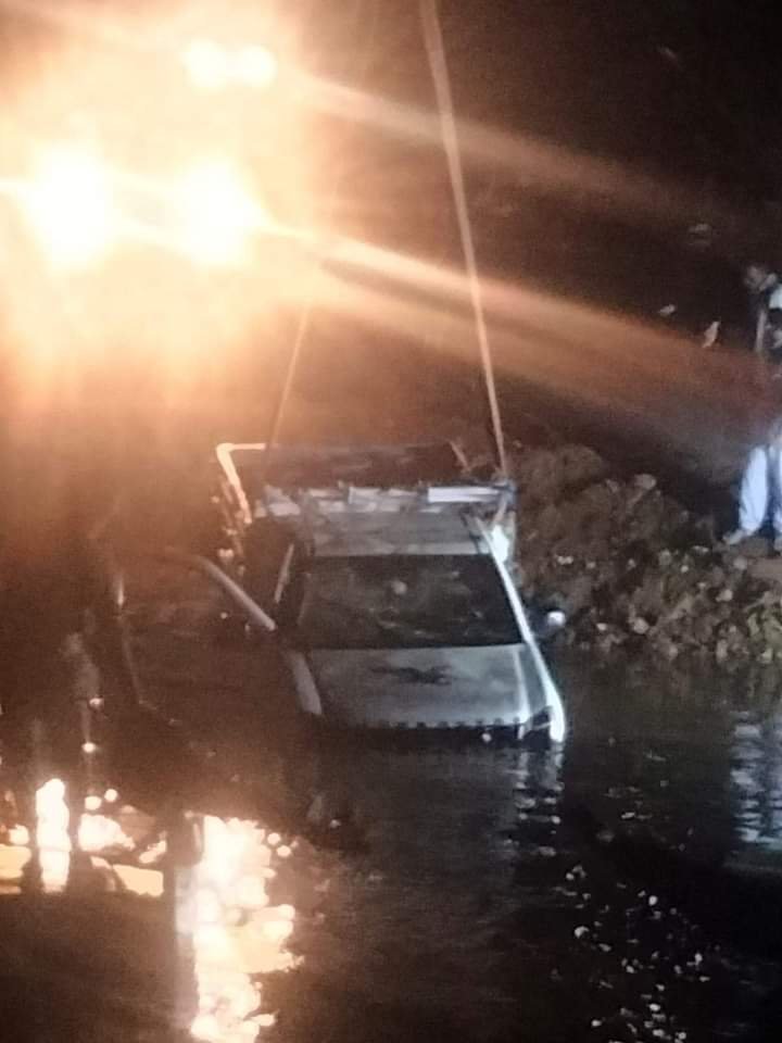 النيابة العامة تحقق في غرق سيارة نقل بمنشأة القناطر