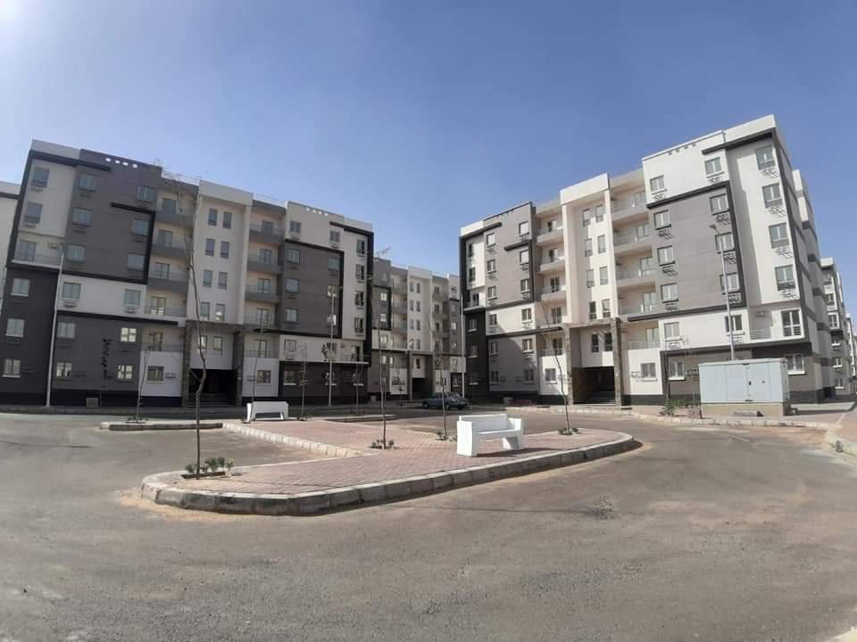 مسئولو " الإسكان" يتفقدون مشروعي سكن مصر و"JANNA" بمدينة الشروق 3 مسئولو " الإسكان" يتفقدون مشروعي سكن مصر و"JANNA" بمدينة الشروق