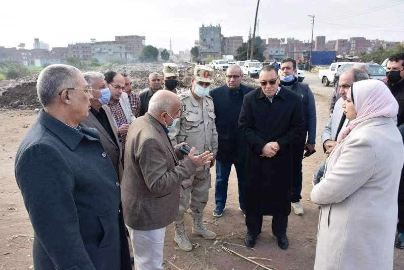غراب واللواء اركان حرب عماد الفولي يتفقدان أعمال إنشاء مشروع إسكان كفر الحمام 