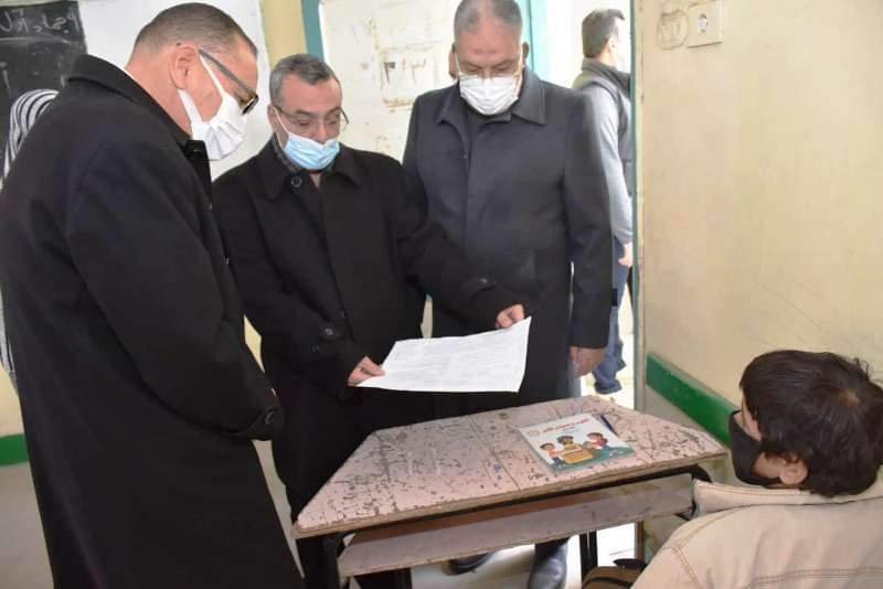 غراب يتفقد لجان إمتحانات الصف الرابع الإبتدائي بمدرسة عبدالعزيز على الإبتدائية بمدينة الزقازيق 4 غراب يتفقد لجان إمتحانات الصف الرابع الإبتدائي بمدرسة عبدالعزيز على الإبتدائية بمدينة الزقازيق