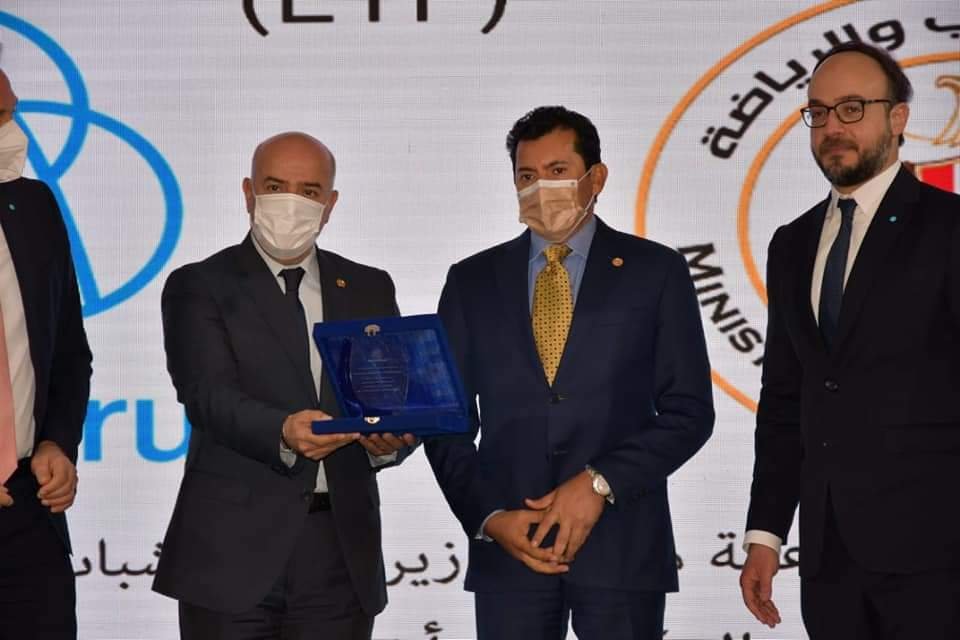 وزير الشباب والرياضة يشهد احتفالية تخريج الدفعة الأولى من البرنامج التدريبي لريادة الأعمال