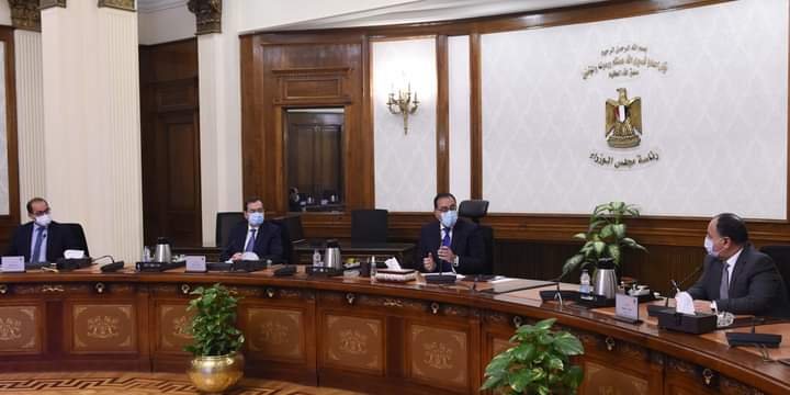 مدبولي يتابع موقف فض التشابكات المالية بين وزارتي البترول والمالية 1 مدبولي يتابع موقف فض التشابكات المالية بين وزارتي البترول والمالية