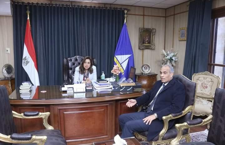 عوض تلتقى مع رئيس مجلس إدارة شركة مصر لإنتاج الأسمدة "موبكو" 2 عوض تلتقى مع رئيس مجلس إدارة شركة مصر لإنتاج الأسمدة "موبكو"