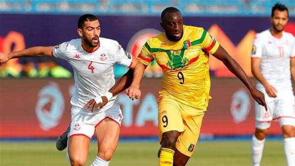 مالي تتفوق على موريتانيا بهدف في الشوط الأول 2 مالي تتفوق على موريتانيا بهدف في الشوط الأول