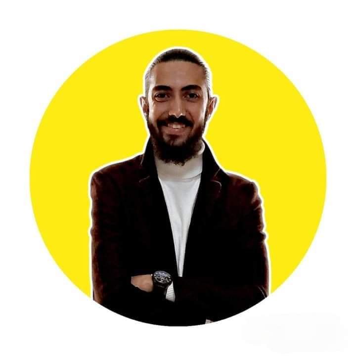 يوسف طلعت يعلن عن كتابه "الكل يشبه زهرية" داخل معرض الكتاب