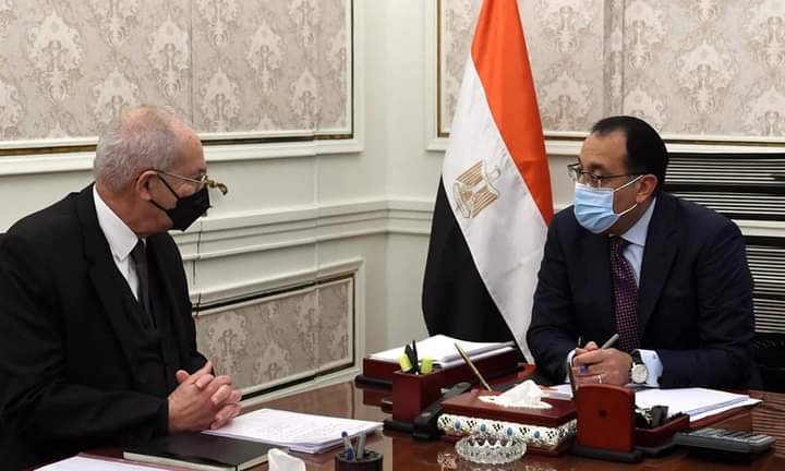 مدبولي يلتقى رئيس الهيئة العامة للمنطقة الأقتصادية لقناة السويس لمتابعة عدد من ملفات عمل الهيئة 2 مدبولي يلتقى رئيس الهيئة العامة للمنطقة الأقتصادية لقناة السويس لمتابعة عدد من ملفات عمل الهيئة