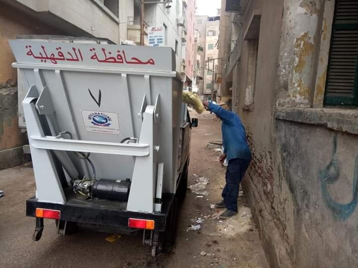 مختار يتابع بدء أعمال العربات الصغيرة بجهاز نظافة وتجميل مدينة المنصورة