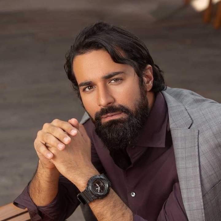 "أحمد حاتم" يشكر كرو مسلسل أنا وهي … عقب إنتهاء العمل 2 "أحمد حاتم" يشكر كرو مسلسل أنا وهي … عقب إنتهاء العمل