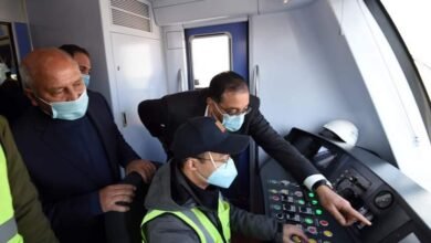 مدبولي يتابع التشغيل التجريبي للقطار الكهربائي الخفيف LRT