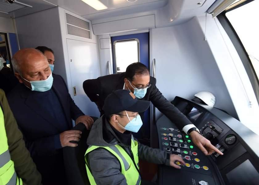 مدبولي يتابع التشغيل التجريبي للقطار الكهربائي الخفيف LRT 2 مدبولي يتابع التشغيل التجريبي للقطار الكهربائي الخفيف LRT