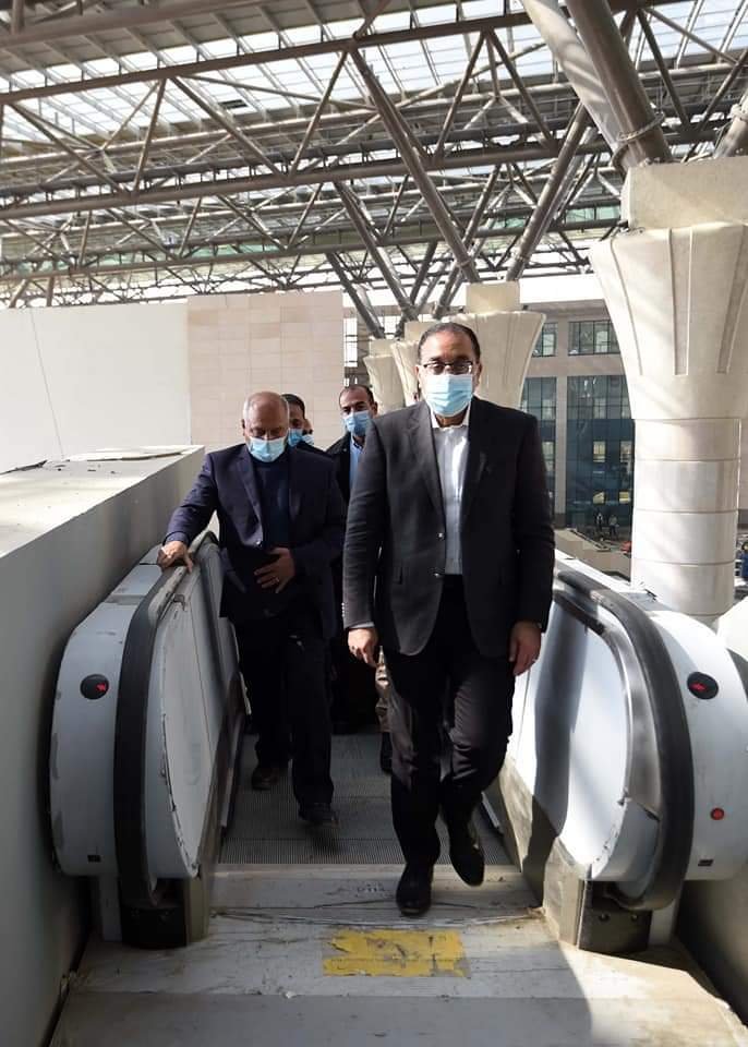 مدبولي يتابع التشغيل التجريبي للقطار الكهربائي الخفيف LRT 4 مدبولي يتابع التشغيل التجريبي للقطار الكهربائي الخفيف LRT