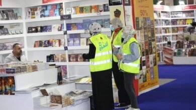 وزيرة الثقافة تثمن جهود شباب المتطوعين بمعرض القاهرة الدولى للكتاب 53