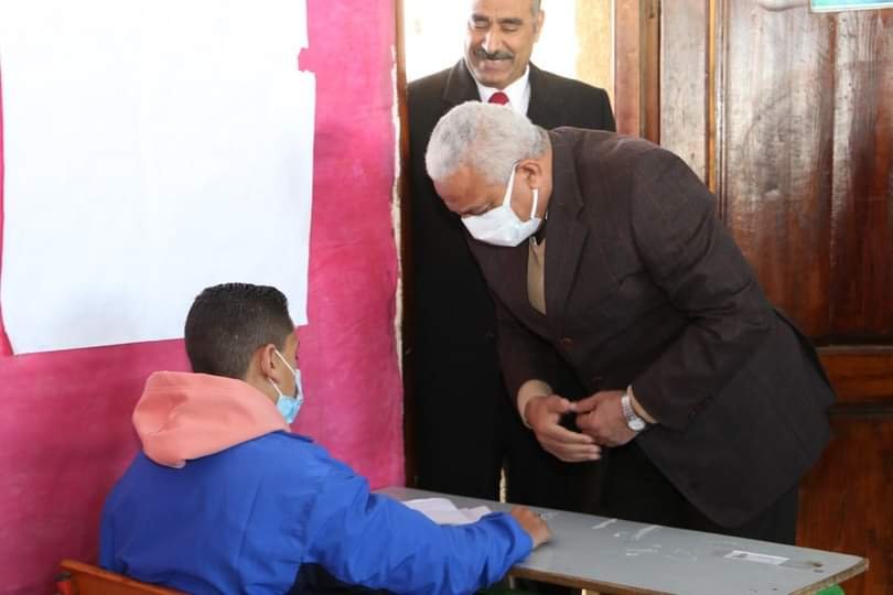 محافظ السويس يتفقد امتحانات الشهادة الاعدادية 3 محافظ السويس يتفقد امتحانات الشهادة الاعدادية