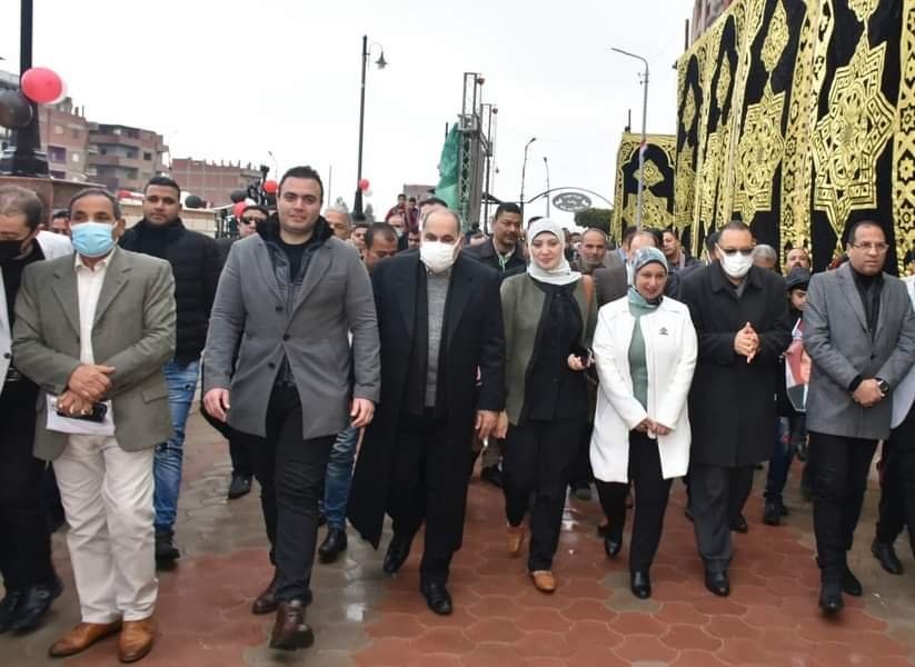 غراب يفتتح أعمال تطوير ممشى أهل منيا القمح 3 غراب يفتتح أعمال تطوير ممشى أهل منيا القمح
