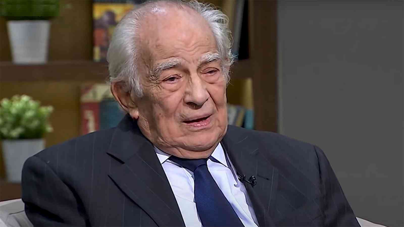 فيروس كورونا يهاجم الوسط الفني والإعلامي بشراسة مع بداية عام 2022