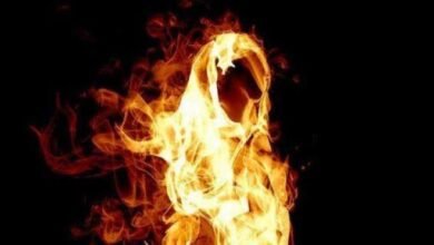 ربة منزل تشعل النار في ابنتها لشكها في سلوكها بـ طنطا