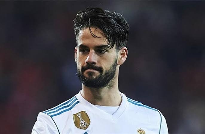 نجم ريال مدريد يقترب من الانتقال إلى البريمير ليغ عبر بوابة توتنهام 1 نجم ريال مدريد يقترب من الانتقال إلى البريمير ليغ عبر بوابة توتنهام