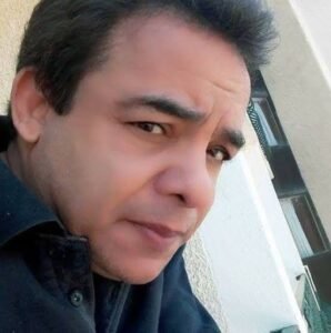 عالم النجوم تهنئ الفنان "عادل انور" بعيد ميلاده