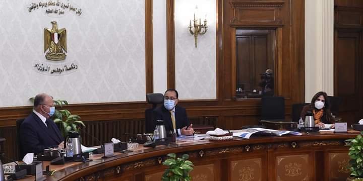 مدبولى يتابع إجراءات تسكين أهالى المناطق الغير امنه بالقاهرة