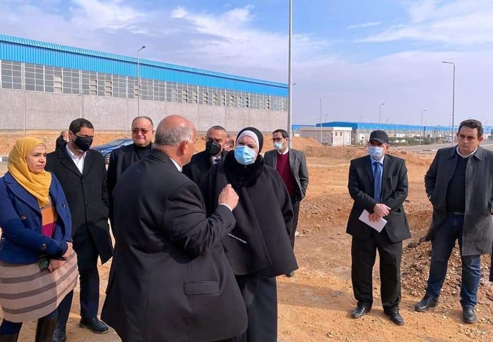 وزيرة التجارة والصناعة تقوم بجولة تفقدية بمدينة الجلود بالروبيكى 3 وزيرة التجارة والصناعة تقوم بجولة تفقدية بمدينة الجلود بالروبيكى