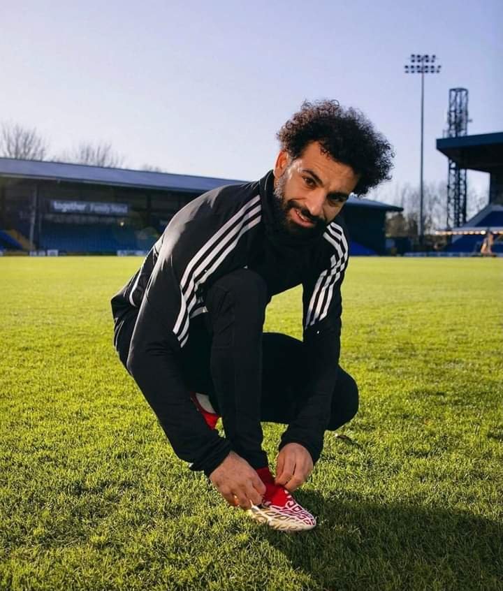 بالصور .. شاهد تصميم حذاء جديد لـ محمد صلاح في أمم أفريقي