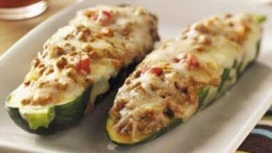 قوارب الكوسة المحشية بالدجاج ... مقدمة من : مطبخ عالم النجوم