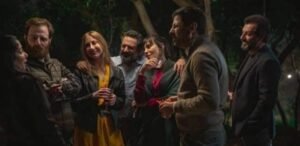 لعبة فيلم "أصحاب و لا أعز" واقع في حياة الأبطال أم مجرد لعبة داخل فيلم 3 لعبة فيلم "أصحاب و لا أعز" واقع في حياة الأبطال أم مجرد لعبة داخل فيلم