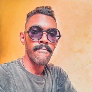 الفنان الشاب "أحمد عاطف" يطمح في الوقوف أمام الفنان الكبير "أحمد عز" 2 الفنان الشاب "أحمد عاطف" يطمح في الوقوف أمام الفنان الكبير "أحمد عز"