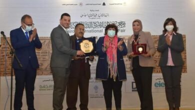 عبد الدايم تسلم جوائز الدورة 53 لمعرض القاهرة الدولي للكتاب