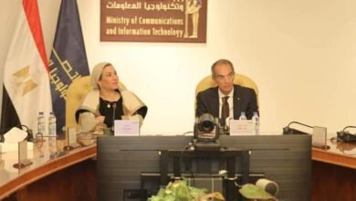 وزيرا البيئة والاتصالات وتكنولوجيا المعلومات يناقشان الاستعدادات التكنولوجية لاستضافة مصر لقمة التغير المناخى القادم cop27