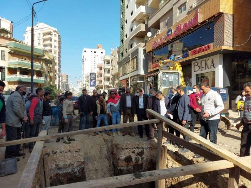 غراب يتفقد أعمال التطوير الجارية بمنطقتي القومية وفلل الجامعة بمدينة الزقازيق 5 غراب يتفقد أعمال التطوير الجارية بمنطقتي القومية وفلل الجامعة بمدينة الزقازيق