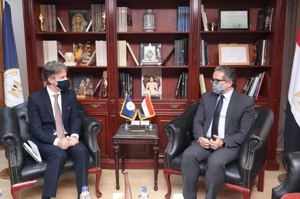 وزير السياحة والآثار يلتقي الممثل المقيم للبرنامج الإنمائي للأمم المتحدة في مصر 2 وزير السياحة والآثار يلتقي الممثل المقيم للبرنامج الإنمائي للأمم المتحدة في مصر