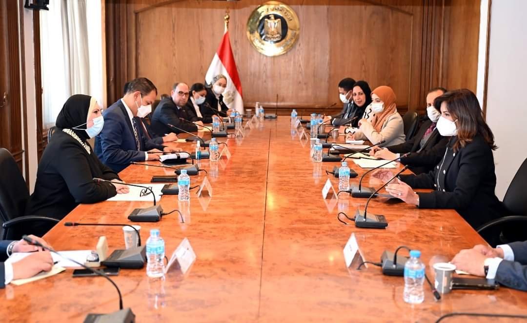 وزيرة التجارة تبحث مع وزيرة الهجرة استعدادت عقد مؤتمر مصر تستطيع بالصناعة 2 وزيرة التجارة تبحث مع وزيرة الهجرة استعدادت عقد مؤتمر مصر تستطيع بالصناعة