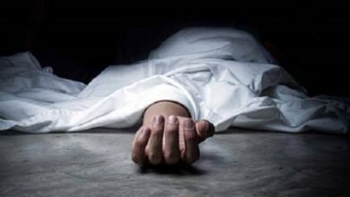 العثور على جثة عاطل مقتول أمام عقار سكني بـ الهرم