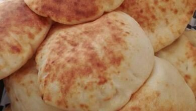 خبز البكاكين بالقشطة ... مقدم من الشيف: حنان أبو مصطفى