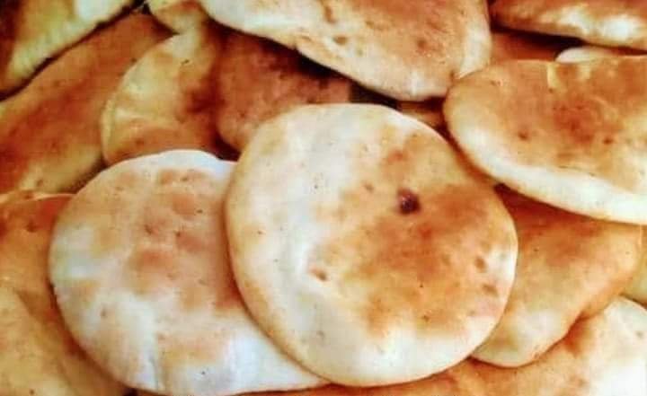 خبز البكاكين بالقشطة ... مقدم من الشيف: حنان أبو مصطفى