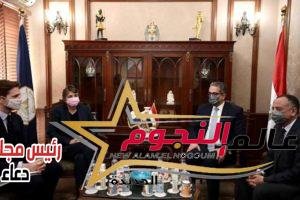 وزير السياحة يلتقي رئيس متحف اللوفر لبحث تعزيز سبل التعاون بين الجانبين