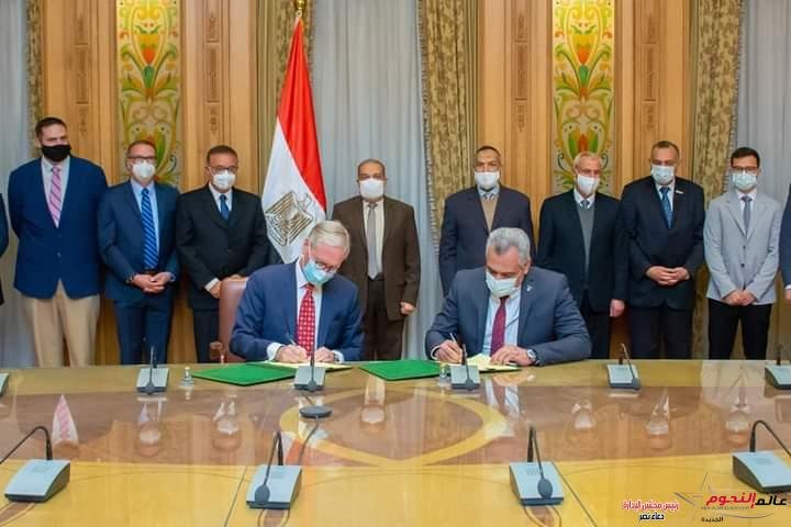 مرسي يشهد توقيع بروتوكول تعاون مع "Navistar Defense" في مجال التصنيع المشترك للشاسيهات والمركبات 2 مرسي يشهد توقيع بروتوكول تعاون مع "Navistar Defense" في مجال التصنيع المشترك للشاسيهات والمركبات