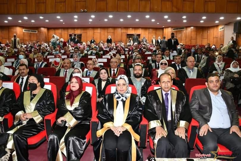 محافظ الفيوم يشهد احتفالية الجامعة بعيد العلم الرابع عشر