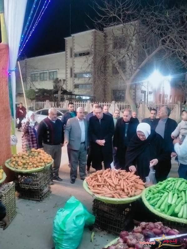 غراب يتفقد معرض " أهلاً رمضان" بمدينة أبو حماد 3 غراب يتفقد معرض " أهلاً رمضان" بمدينة أبو حماد