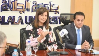 مكرم تتلقى تقريرا عن الطلبة العائدين من أوكرانيا الراغبين في استكمال دراستهم بمصر